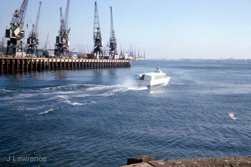 The Hovermarine HM2 Sidewall - Sidewall craft departing Ramsgate (submitted by Pat Lawrence).